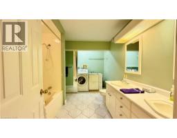 4 ORCHARD Crescent - 22