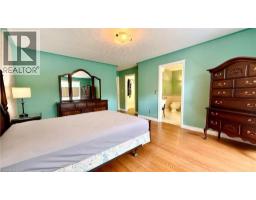 4 ORCHARD Crescent - 25