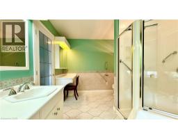 4 ORCHARD Crescent - 28