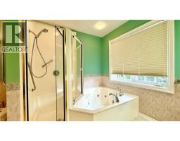 4 ORCHARD Crescent - 29