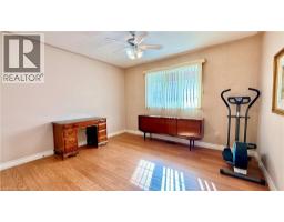 4 ORCHARD Crescent - 32