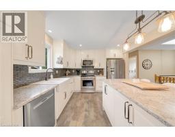 28 LYNDEN HILL Crescent - 12