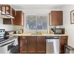 56 HILLIER Crescent - 12