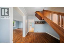 19 ALMA Street S - 4