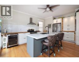 76 WELLINGTON Street - 18