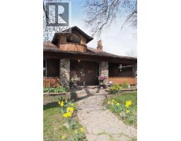 76 WELLINGTON Street - 3