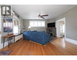 76 WELLINGTON Street - 9