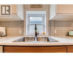 520 ELMA Street W - 17