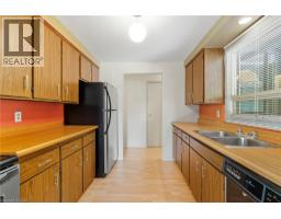 28 UNDERHILL Crescent UnitNo. 19 - 18