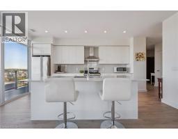 15 GLEBE Street UnitNo. 902 - 5