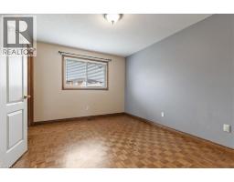 83 HAZELWOOD Crescent - 23