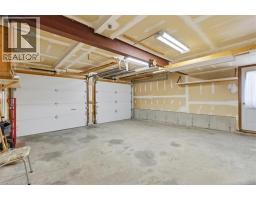 83 HAZELWOOD Crescent - 34