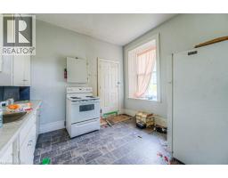 245 AINSLIE Street S - 10