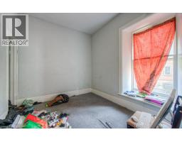 245 AINSLIE Street S - 16
