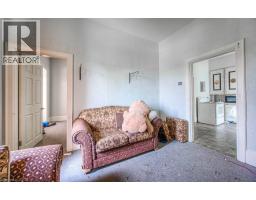 245 AINSLIE Street S - 19