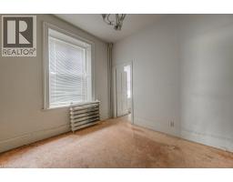 245 AINSLIE Street S - 28