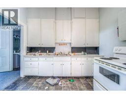 245 AINSLIE Street S - 9