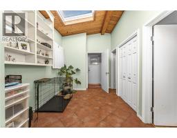 141 RIVERBANK Drive - 16