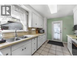 141 RIVERBANK Drive - 8