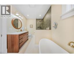 60 HEINS Avenue - 26