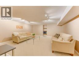 610 STONEBURY Crescent - 43