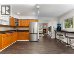 5 KING Street S - 15