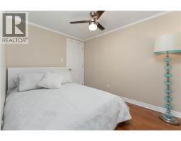 5 KING Street S - 26