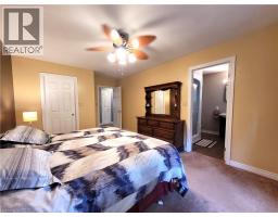8 SIMON Court - 18