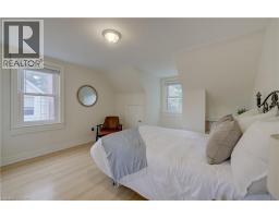27 DUDHOPE Avenue - 30
