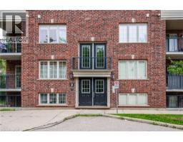 950 HIGHLAND Drive W UnitNo. 32 - 2