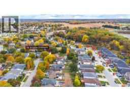 36 ANGELA Crescent - 34