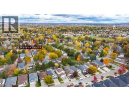 36 ANGELA Crescent - 35