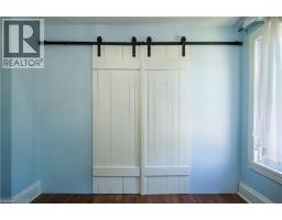 73 BROCK Street - 27