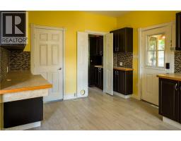 73 BROCK Street - 43