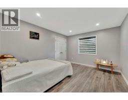 12 ALBERT Street - 17