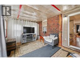 16 MARTIN Avenue - 12