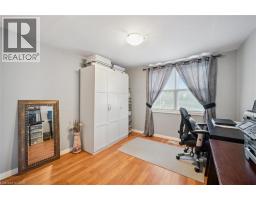 16 MARTIN Avenue - 16