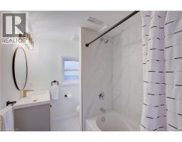 7 TRILLIUM Court - 32