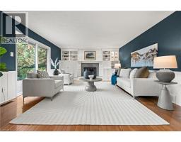 362 POMMEL GATE Crescent - 13