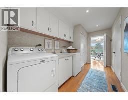 362 POMMEL GATE Crescent - 22