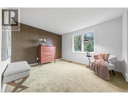 362 POMMEL GATE Crescent - 27