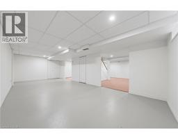 362 POMMEL GATE Crescent - 37