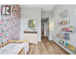 58 PORCHLIGHT Drive - 17