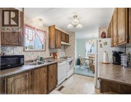 14 FAIRVIEW Crescent - 14