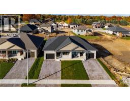 369 ARGYLE Avenue - 24