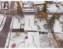 21 CULHAM Drive - 37