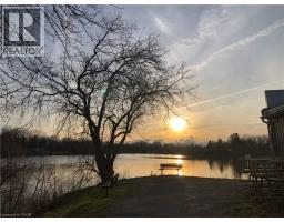 108 WILLOWDALE Crescent - 48