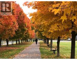 108 WILLOWDALE Crescent - 49