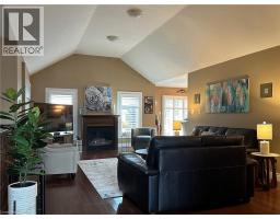 108 WILLOWDALE Crescent - 7