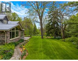 17 THE KIRKSWAY - 10